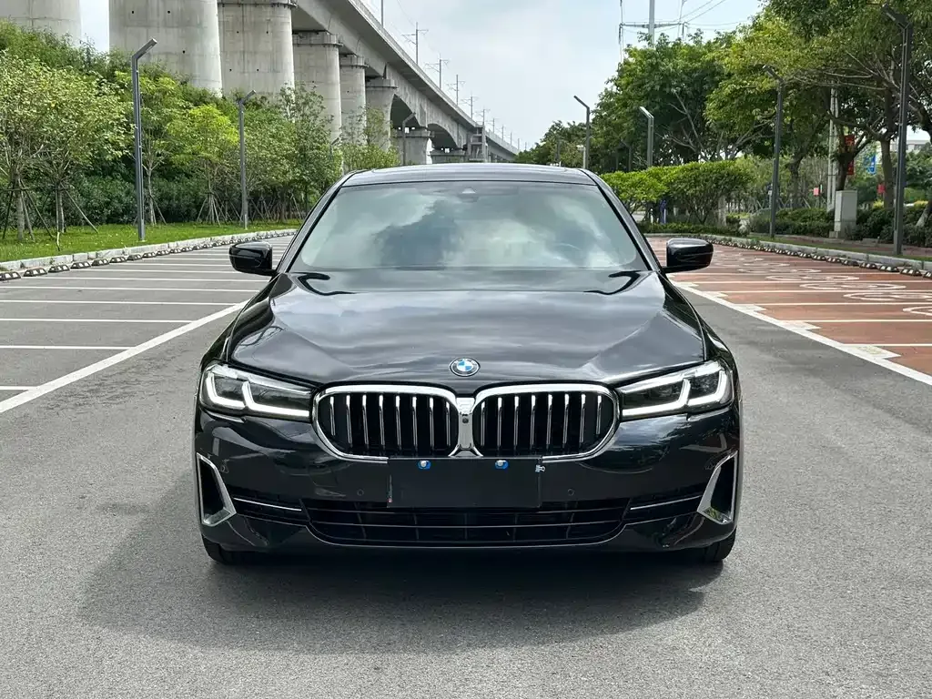 BMW 5 Series — фото 6