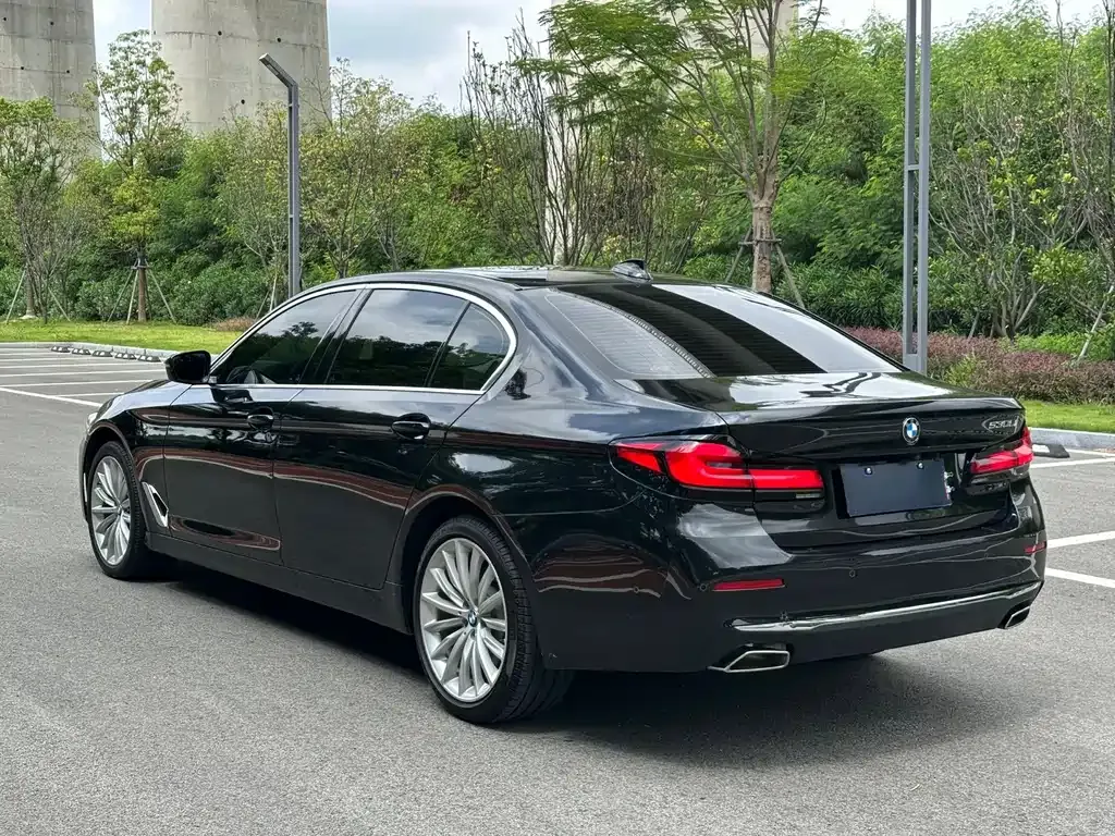 BMW 5 Series — фото 9