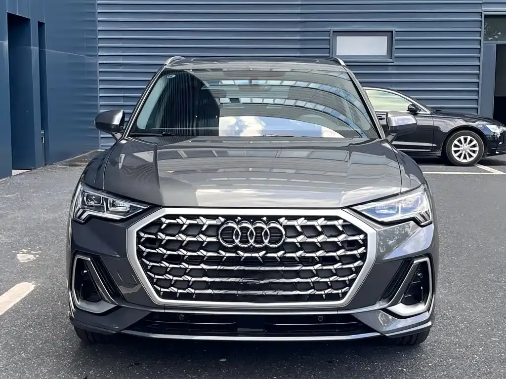 Audi Q3 — фото 10