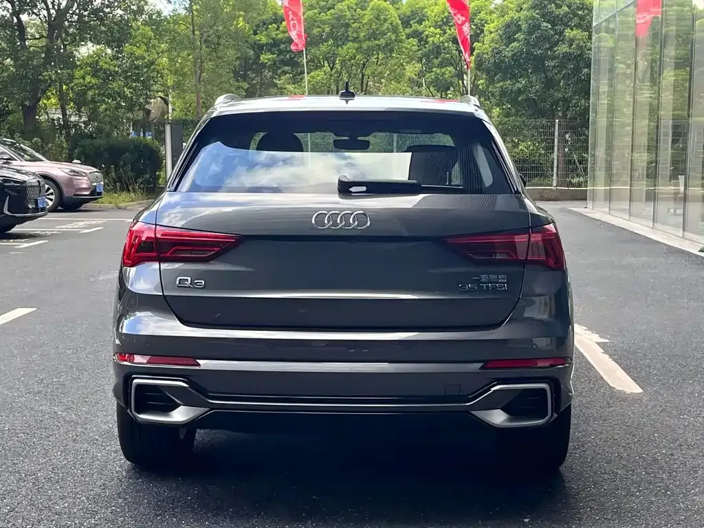 Audi Q3 — фото 8