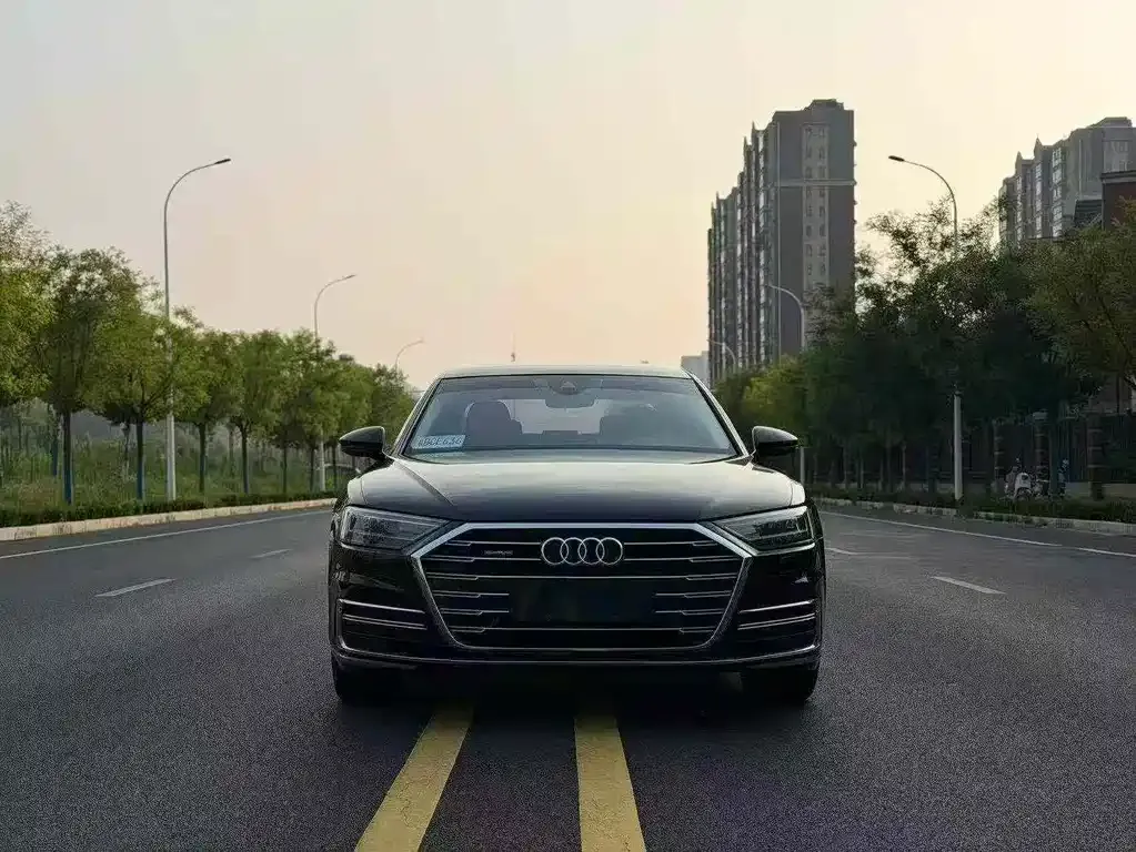 Audi A8 — фото 7