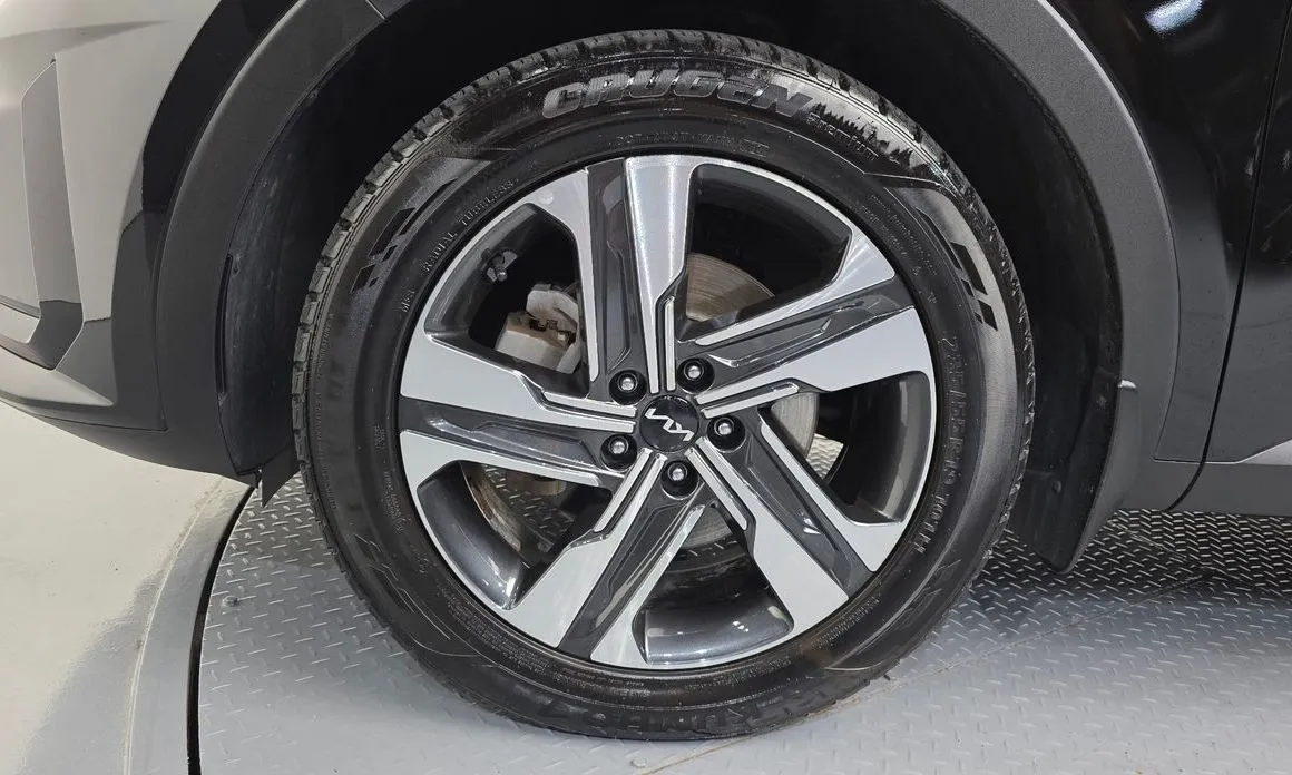 Kia Sorento — фото 9