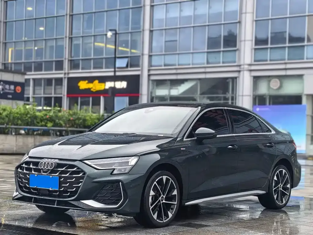 Audi A3 — фото 1