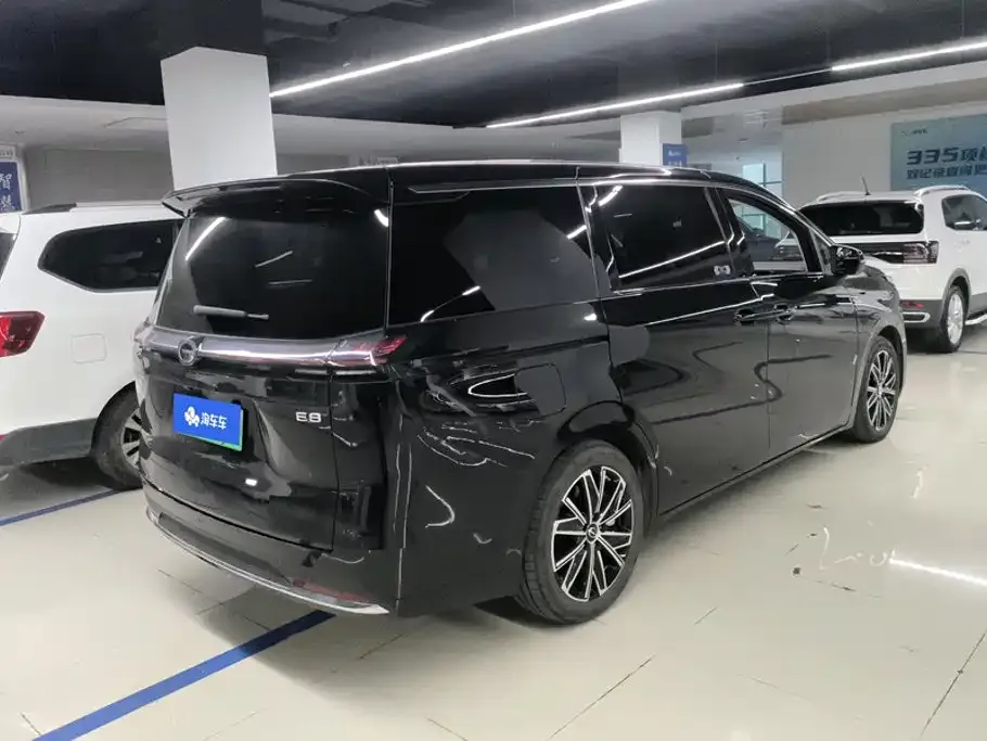 GAC Motor 传祺E8 PHEV — фото 10