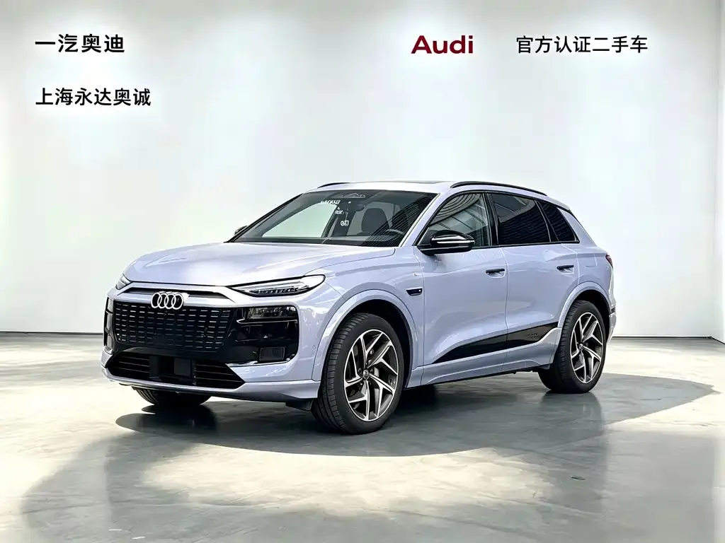 Audi Q6L e-tron — фото 1