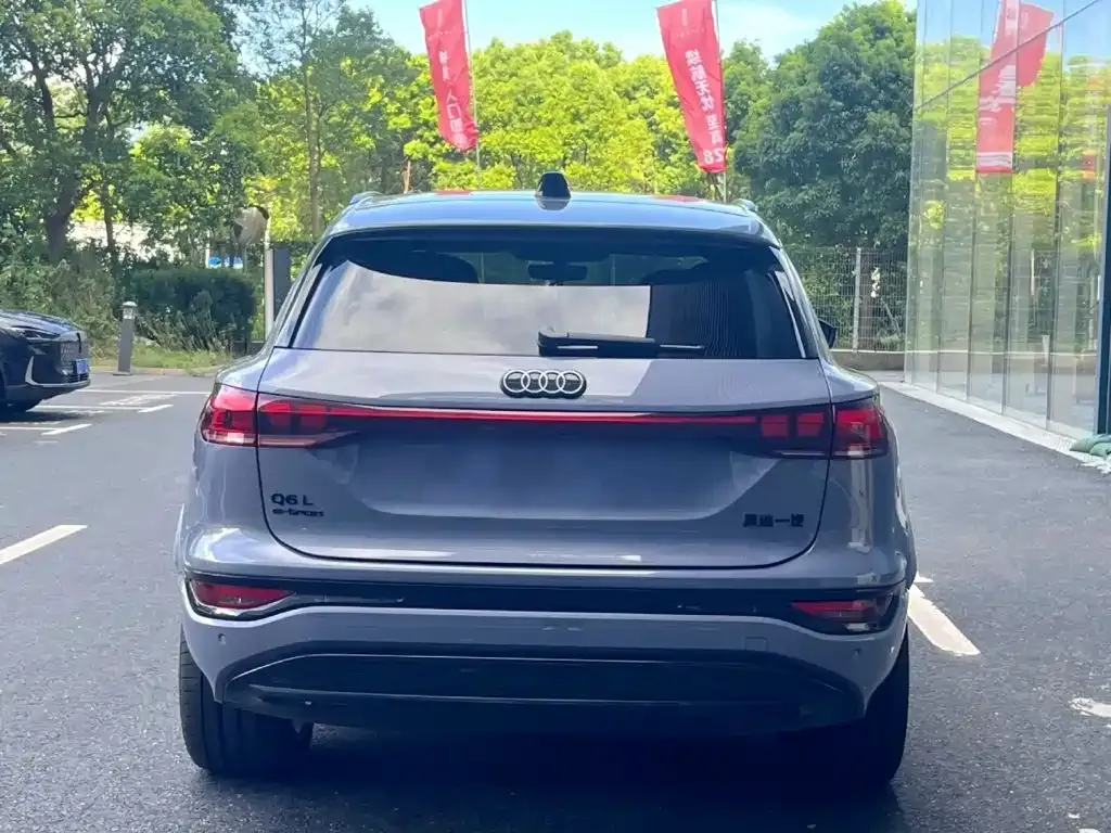 Audi Q6L e-tron — фото 8