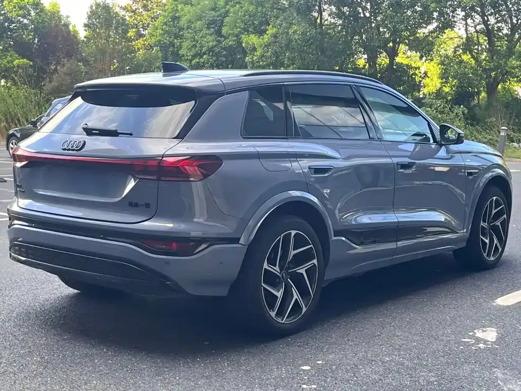 Audi Q6L e-tron — фото 7