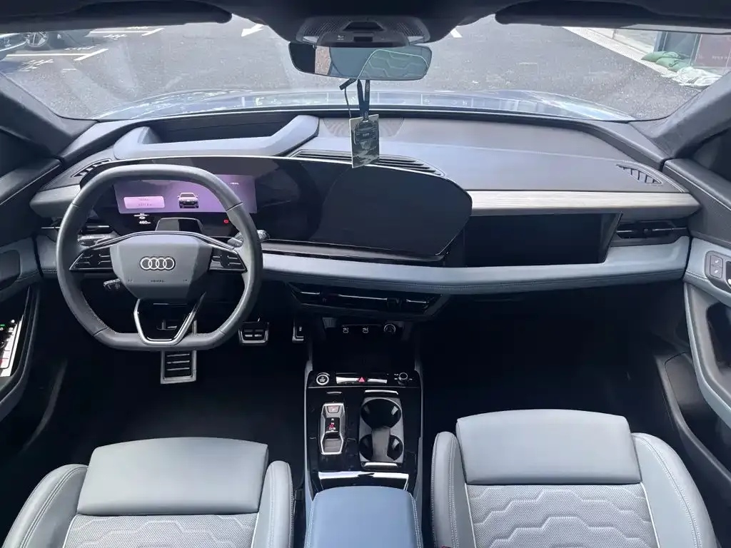 Audi Q6L e-tron — фото 2