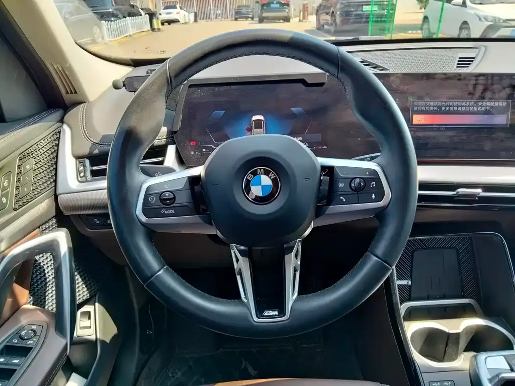 BMW X1 — фото 10