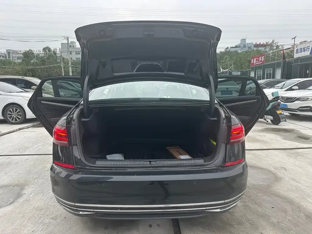 Volkswagen Passat — фото 9