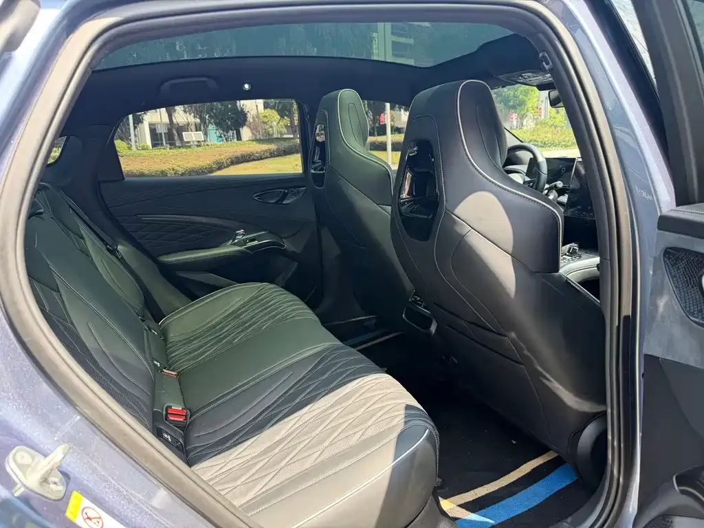 BYD Seal — фото 2