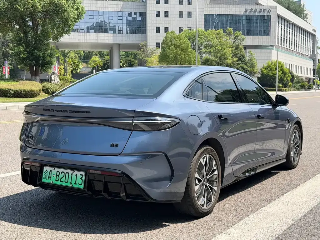 BYD Seal — фото 10