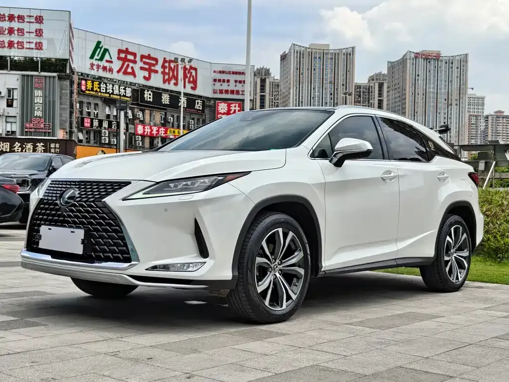 Lexus RX — фото 1