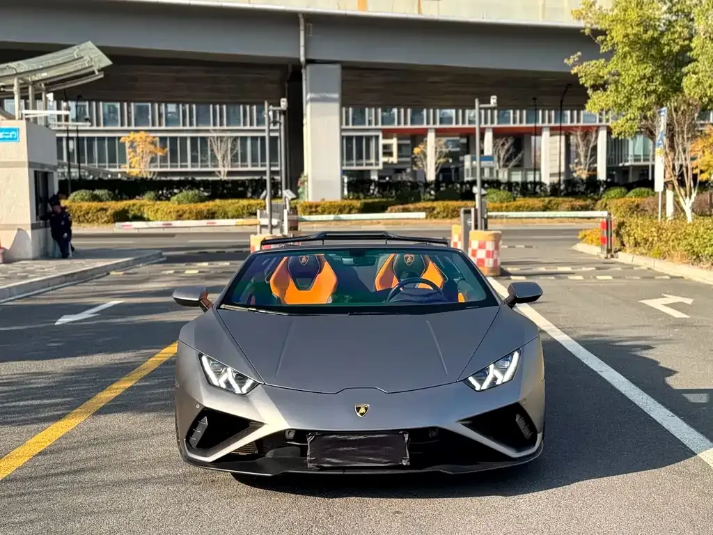 Lamborghini Huracan — фото 1