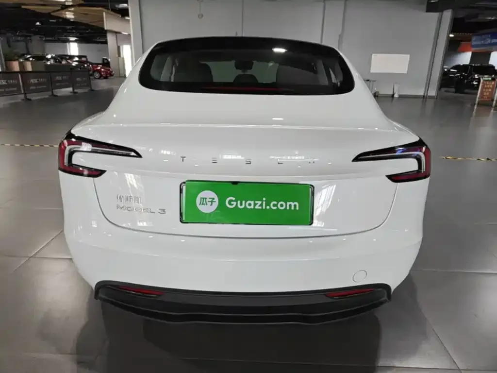 Tesla Model 3 — фото 5
