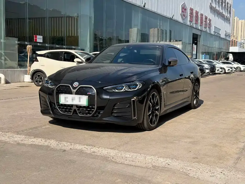 BMW i4 — фото 1