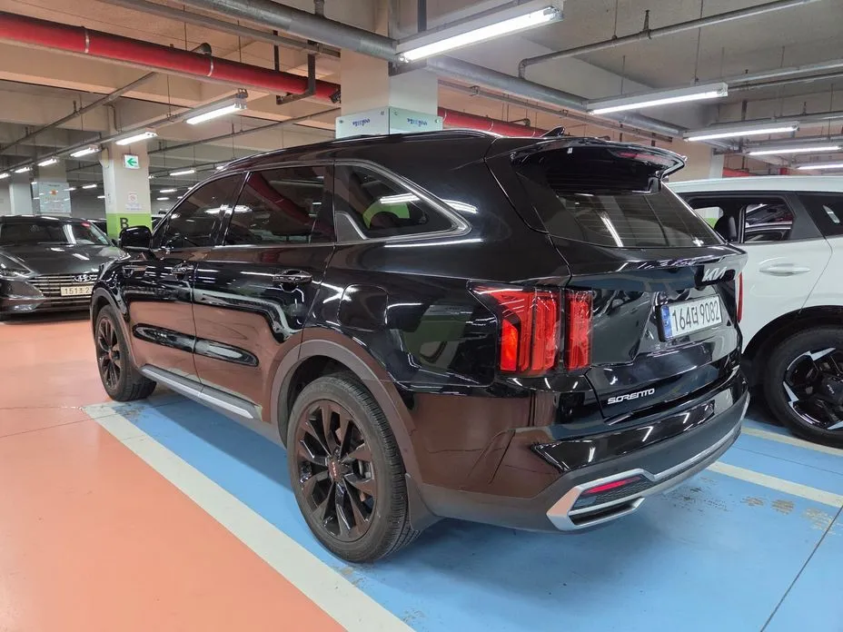 Kia Sorento — фото 9