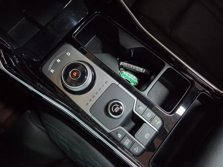 Kia Sorento — фото 4