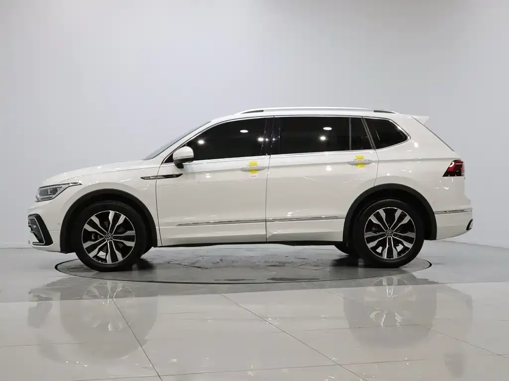 Volkswagen Tiguan L — фото 5