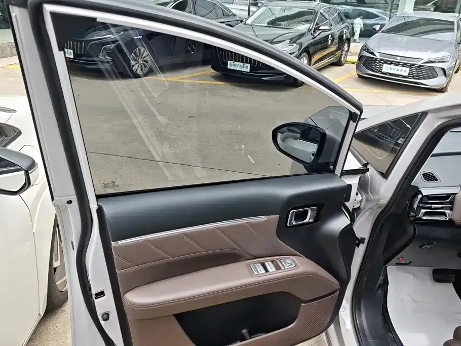 Wuling Starlight 730 New Energy — фото 4