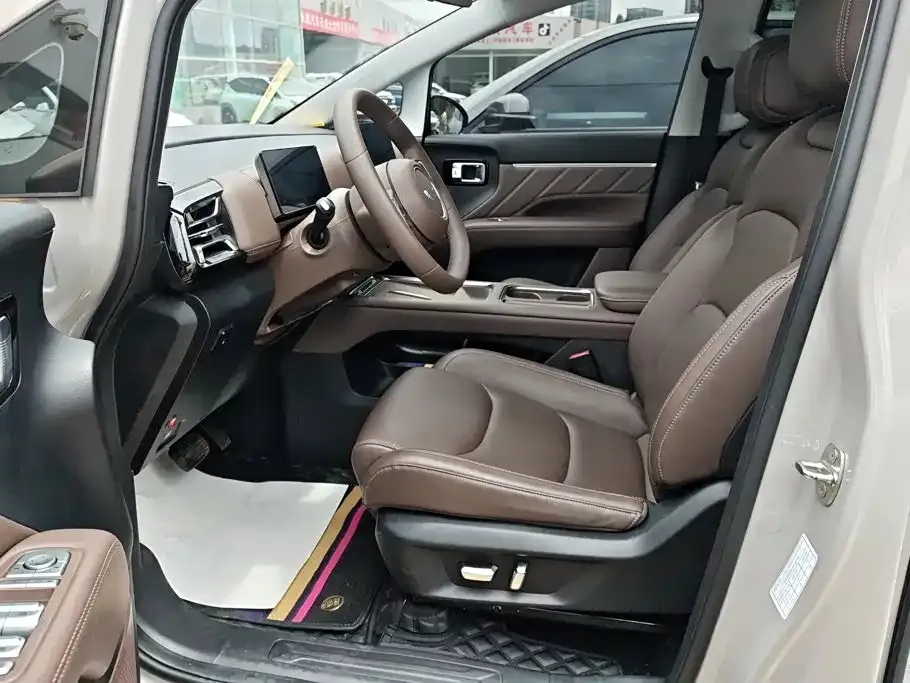 Wuling Starlight 730 New Energy — фото 3