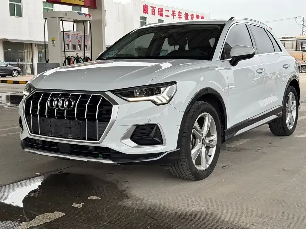 Audi Q3 — фото 1