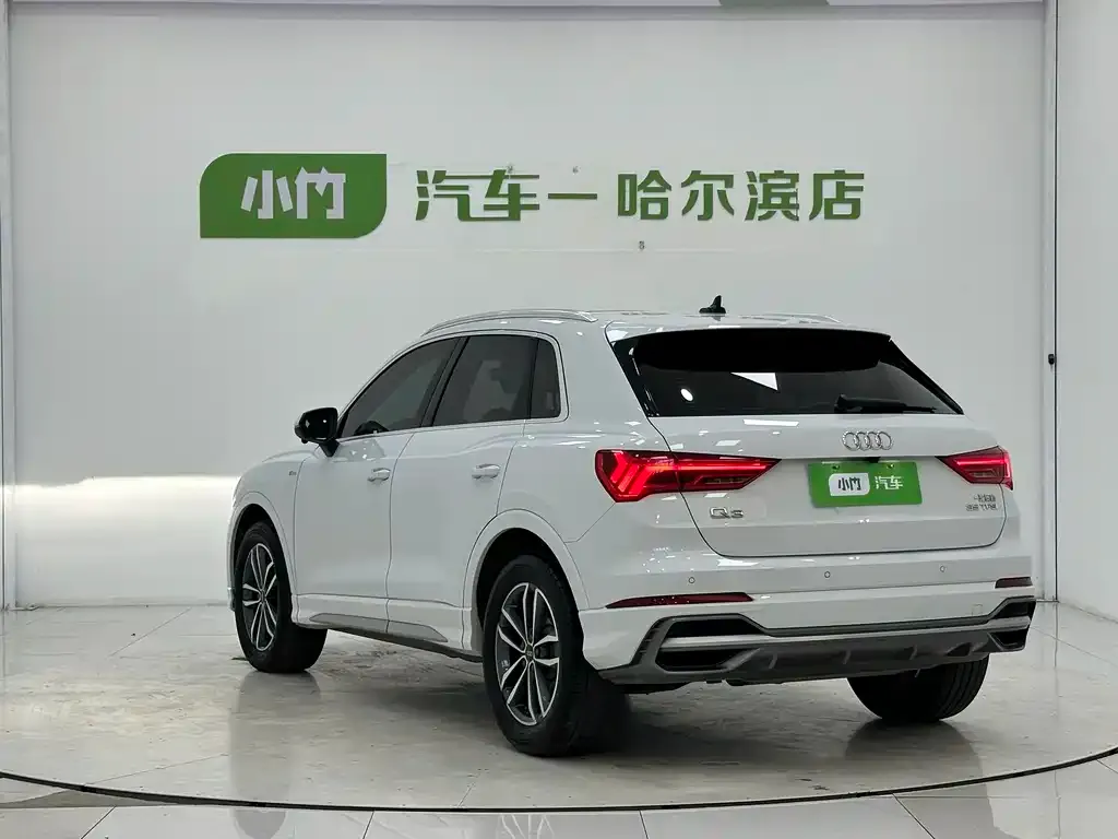 Audi Q3 — фото 10