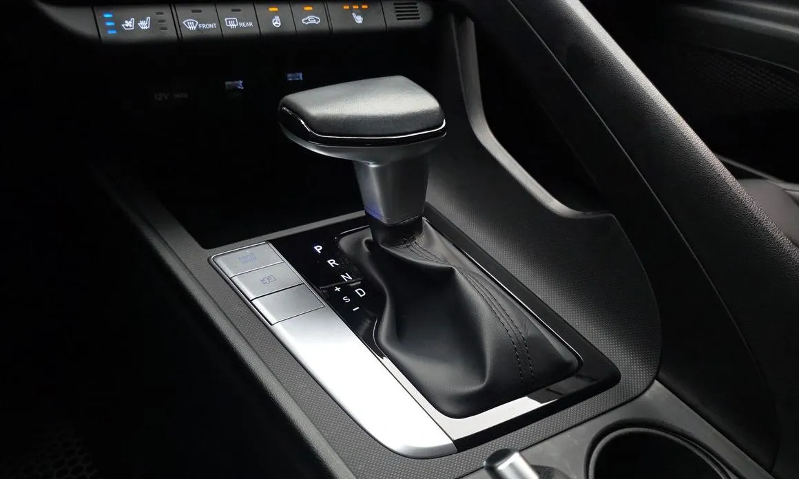 Hyundai AVANTE — фото 3