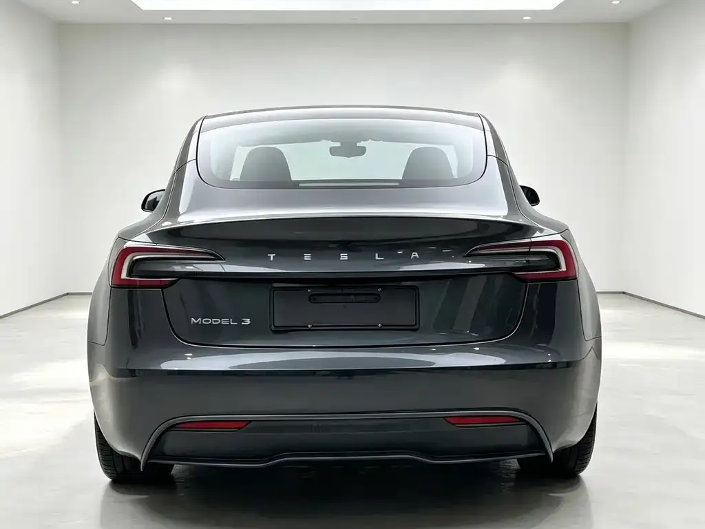Tesla Model 3 — фото 5
