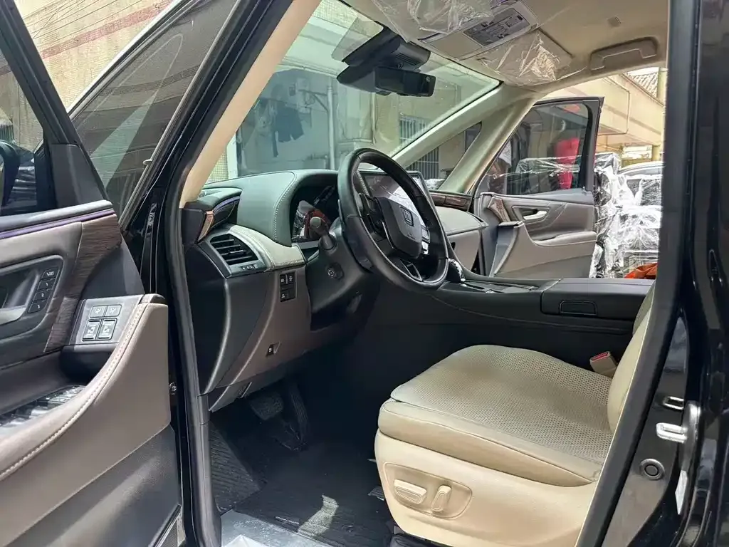 Toyota Vellfire — фото 4