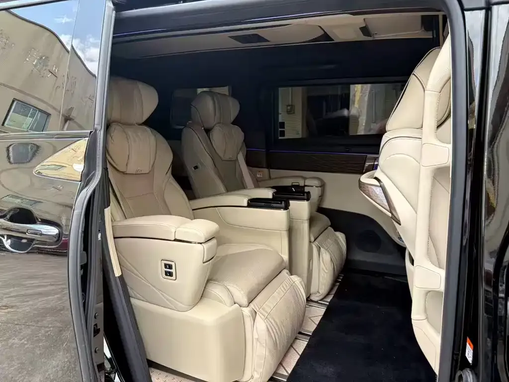 Toyota Vellfire — фото 3