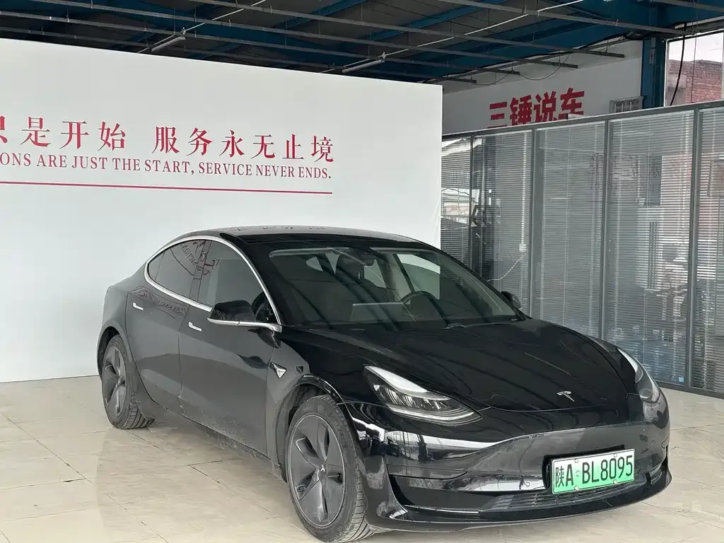 Tesla Model 3 — фото 3