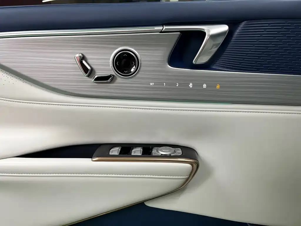 Buick GL8 Hybrid — фото 8