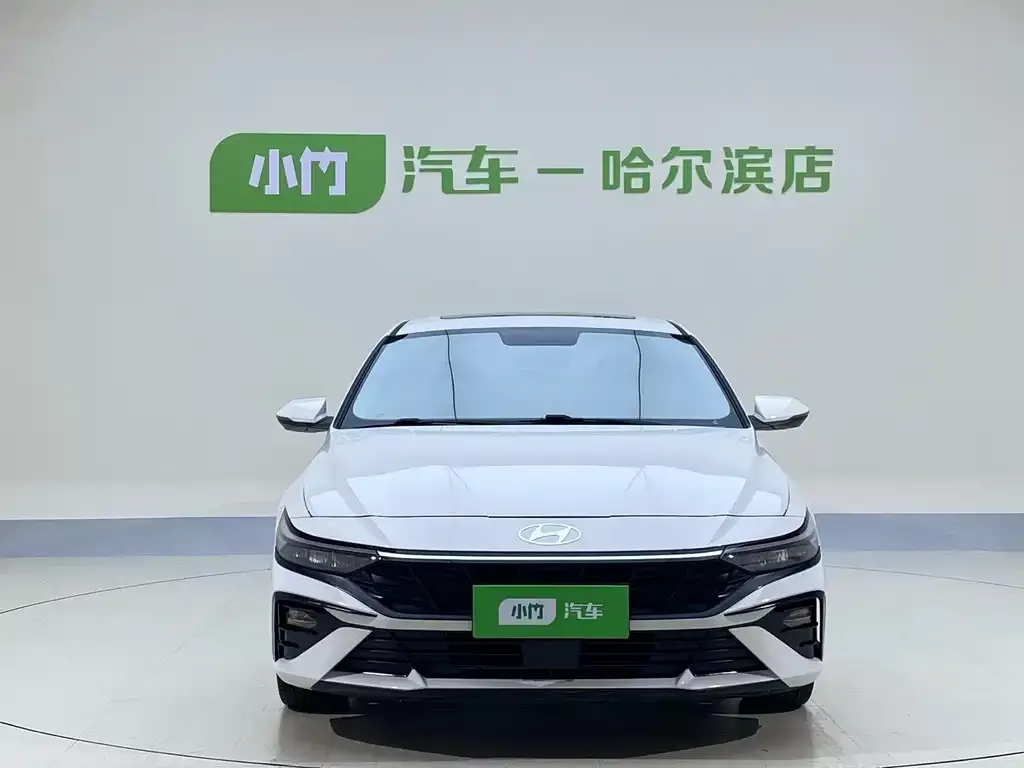 Hyundai Elantra — фото 2