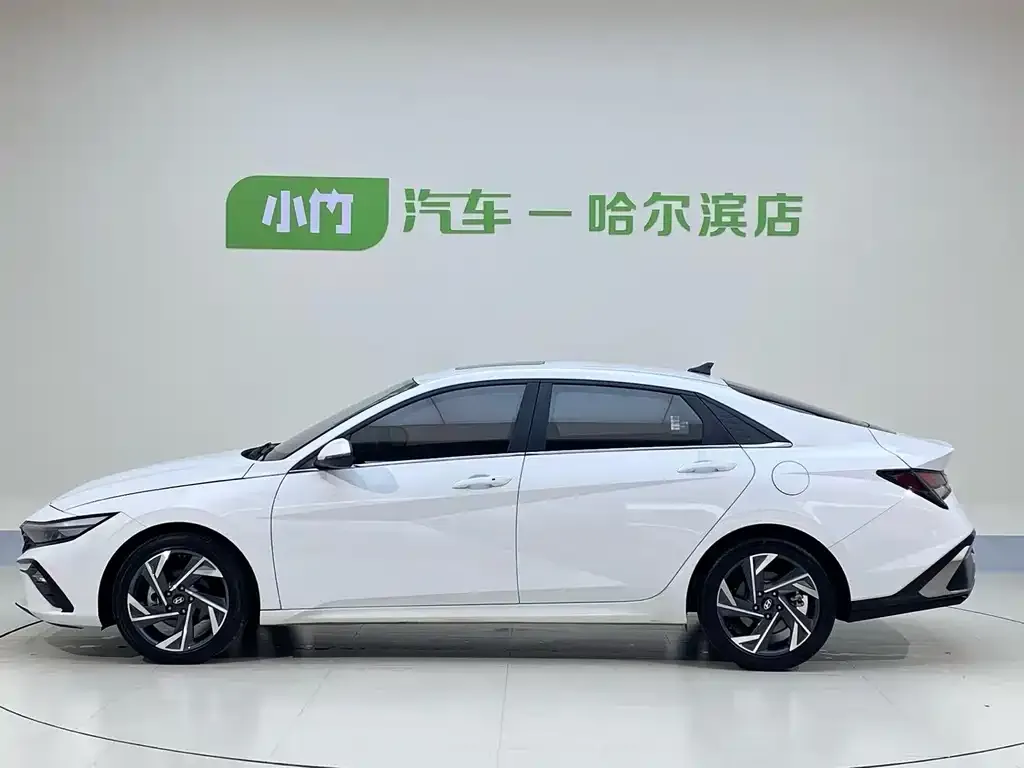 Hyundai Elantra — фото 7