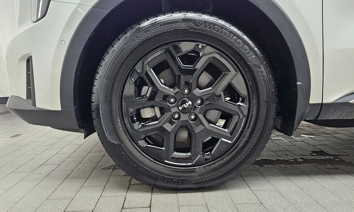 Kia Sorento — фото 7