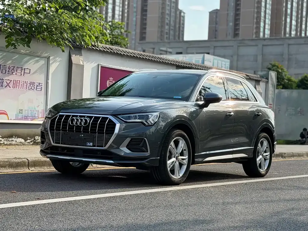 Audi Q3 — фото 1
