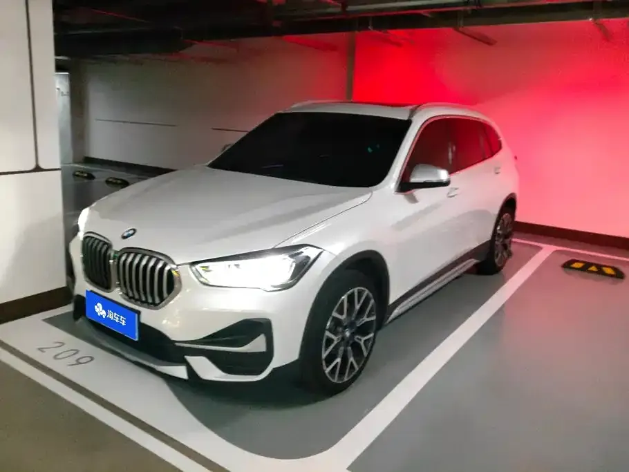 BMW X1 — фото 1