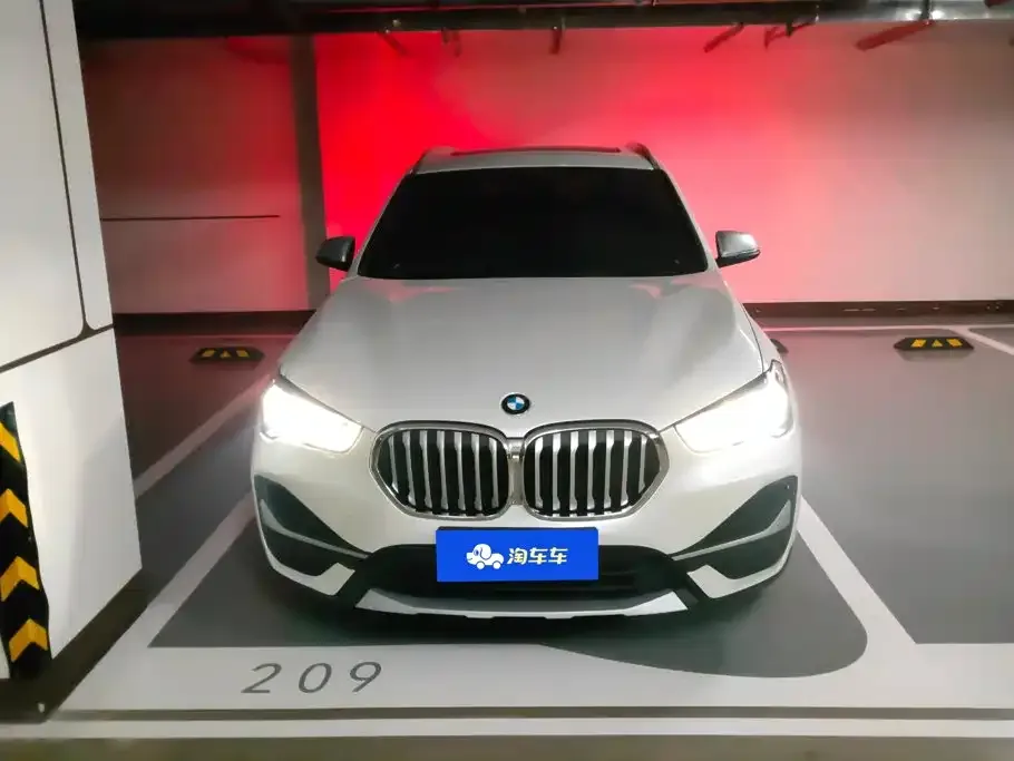 BMW X1 — фото 9