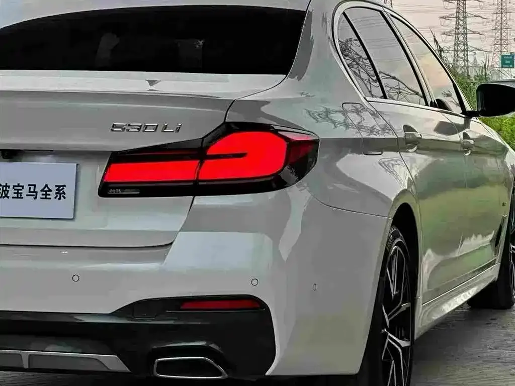 BMW 5 Series — фото 5