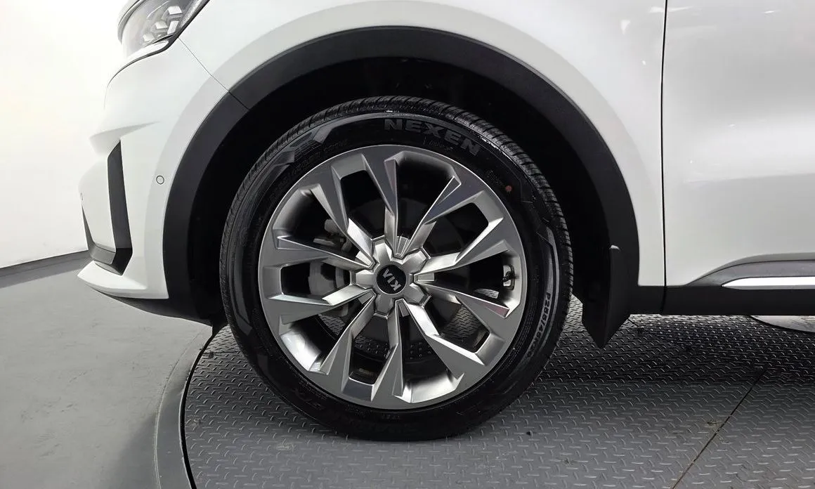 Kia Sorento — фото 4