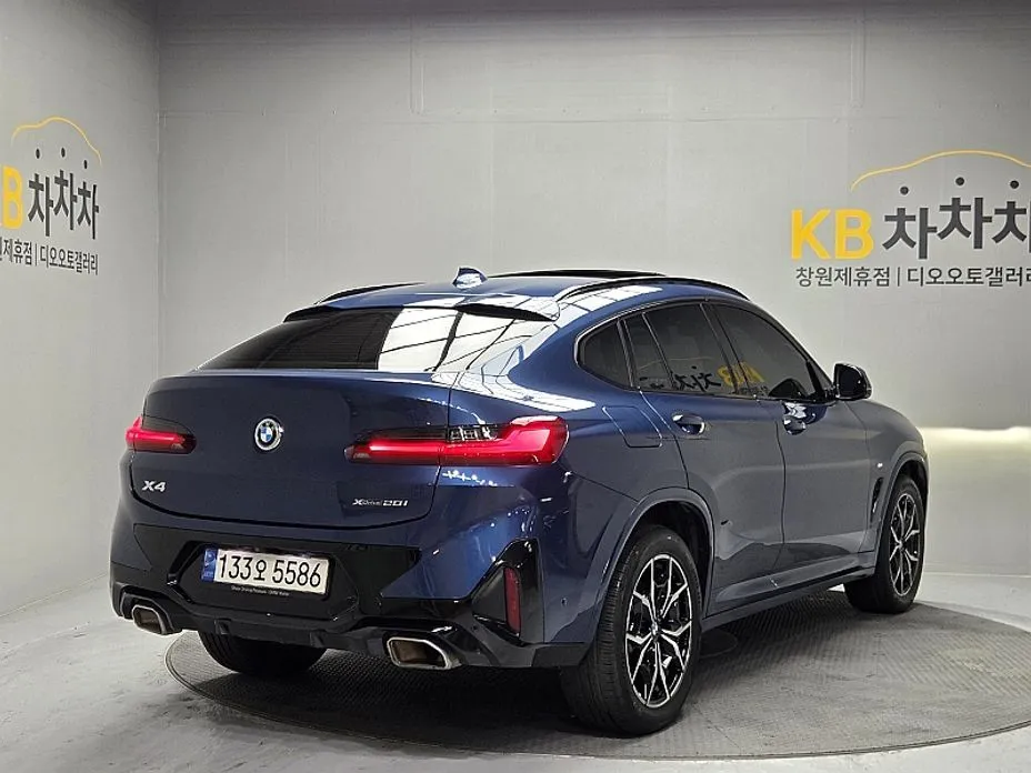 BMW X4 — фото 7