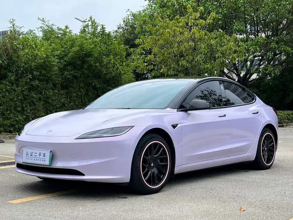 Tesla Model 3 — фото 1