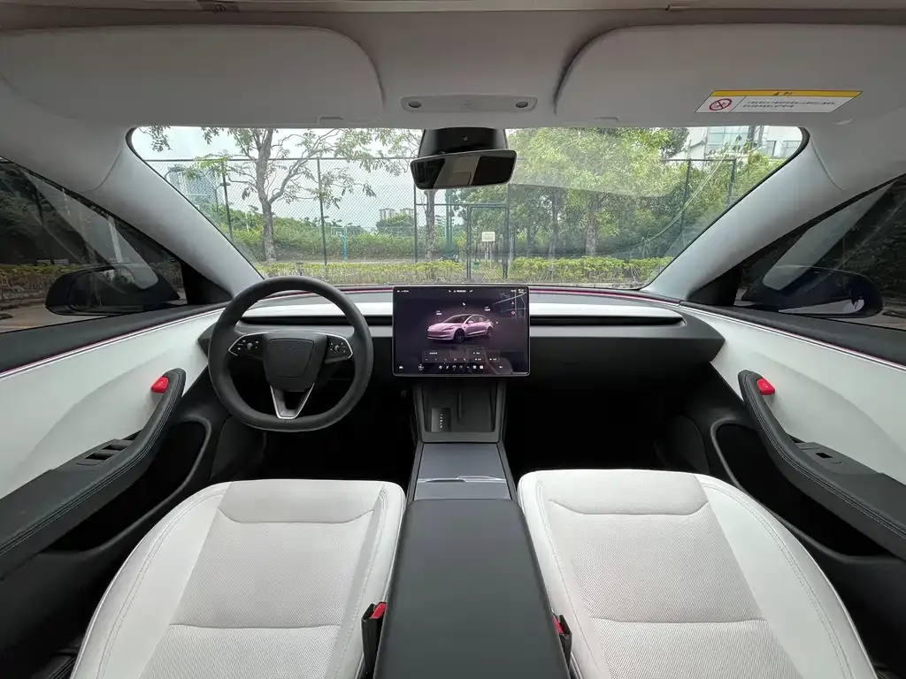 Tesla Model 3 — фото 3