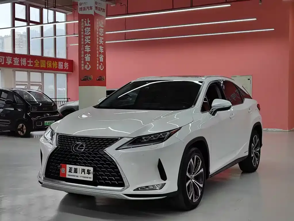 Lexus RX — фото 1