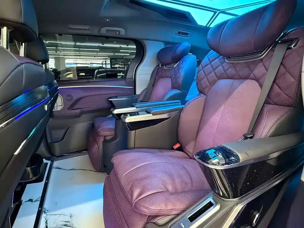 Toyota Sienna — фото 8