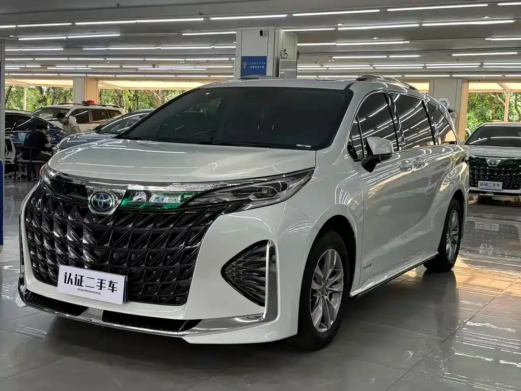 Toyota Sienna — фото 2
