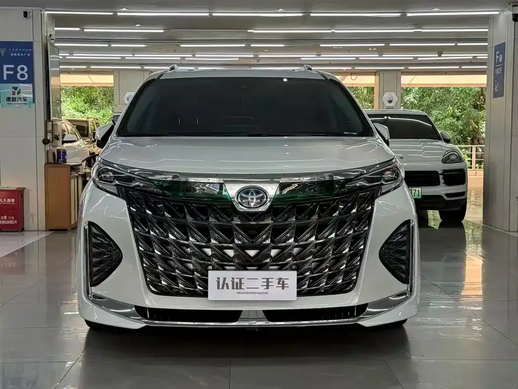 Toyota Sienna — фото 4