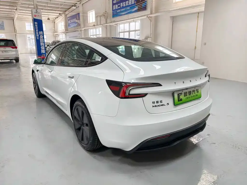 Tesla Model 3 — фото 6