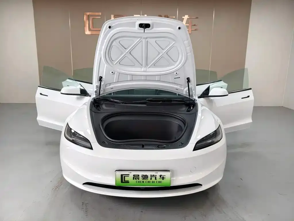 Tesla Model 3 — фото 4